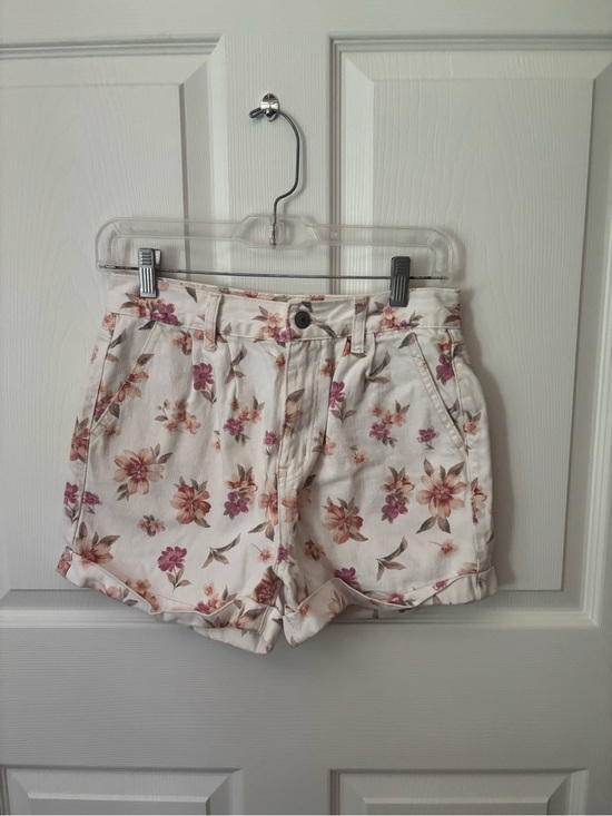 American Eagle Outfitters Pants - Women’s Floral White High-Rise Denim Shorts